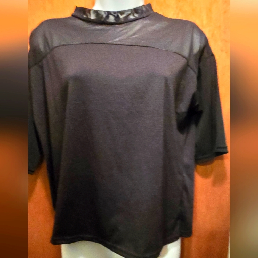 Unbranded Black Short Sleeve Mesh Pannel Cropped Tee SzM - Picture 1 of 7